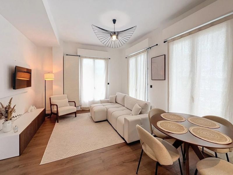 A louer APPARTEMENT T2 52 M2 BORD DE MER JUAN LES PINS