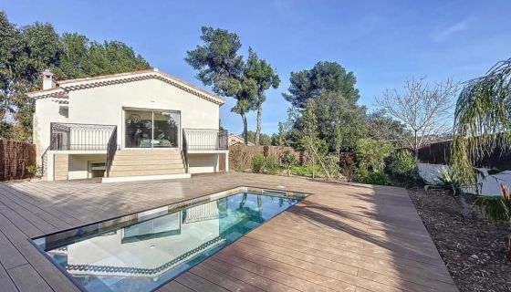 A louer MAISON  4 PIECES 87 M2 BORD DE MER ANTIBES