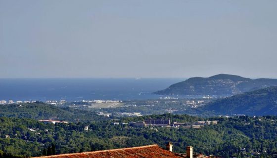 A louer APPARTEMENT T4 97 M2 TERRASSE BORD DE MER GRASSE