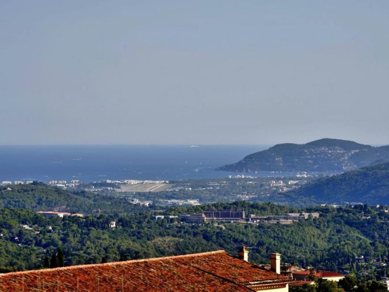 A louer APPARTEMENT T4 97 M2 TERRASSE BORD DE MER GRASSE