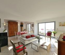 A louer APPARTEMENT T4 97 M2 TERRASSE BORD DE MER GRASSE