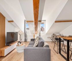 A louer APPARTEMENT T2 42 M2 BORD DE MER CANNES