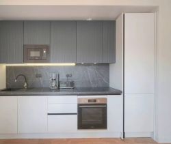 A louer APPARTEMENT NEUF T4 85 M2 BORD DE MER CANNES