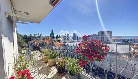 A louer APPARTEMENT T3 121 M2 TERRASSE VUE MER ANTIBES
