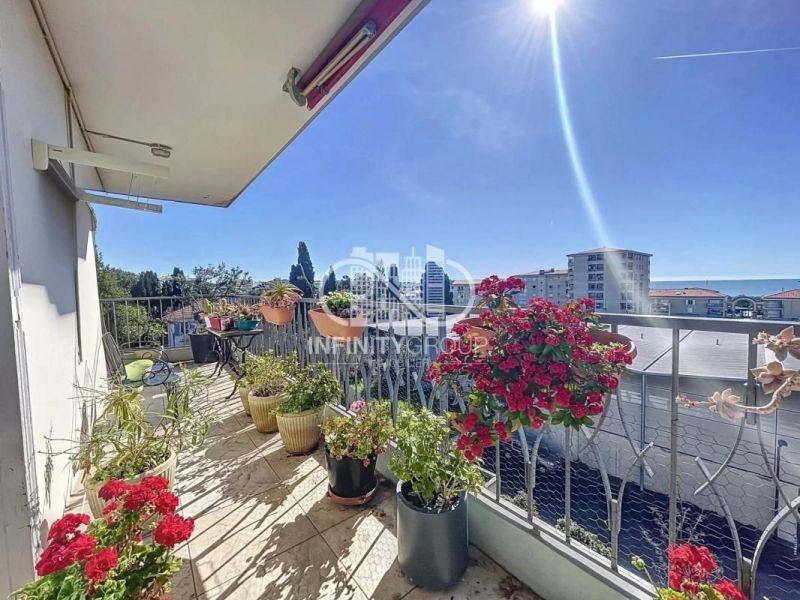 A louer APPARTEMENT T3 121 M2 TERRASSE VUE MER ANTIBES