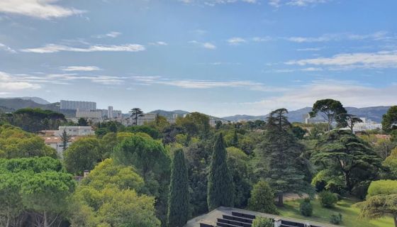 A vendre APPARTEMENT NEUF T5 90 M2 TERRASSE BORD DE MER MARSEILLE