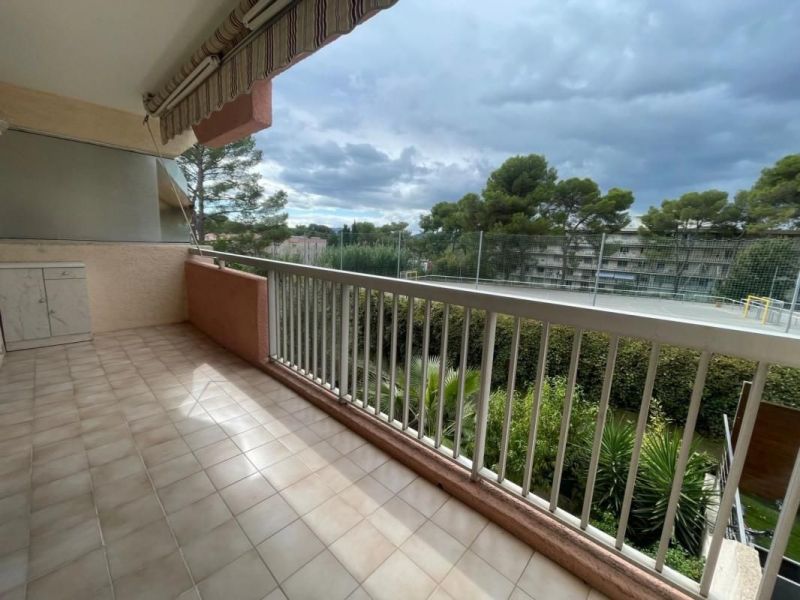 APPARTEMENT T3 64 M2 TERRASSE BORD DE MER LE CANNET