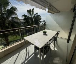 APPARTEMENT T3 68 M2 TERRASSE BORD DE MER CANNES