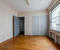 For rent APARTMENT T5 122 M2 NANTES