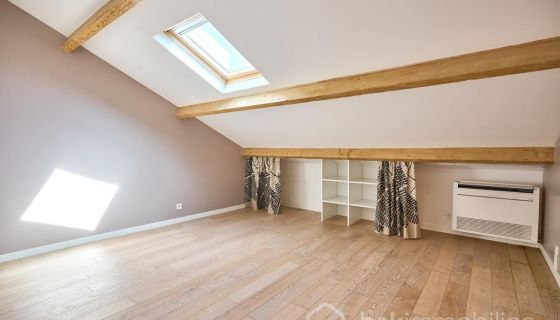 A louer APPARTEMENT DUPLEX T4 85 M2 BORD DE MER TOULON