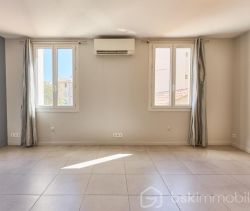 A louer APPARTEMENT DUPLEX T4 85 M2 BORD DE MER TOULON
