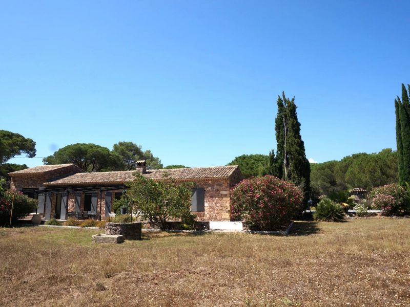 For sale Magnificent stone property 5 ROOMS 200 M² PUGET SUR ARGENS