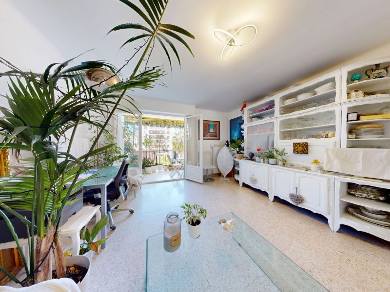 A vendre BEL Appartement T3 73 M² BORD DE MER Cannes