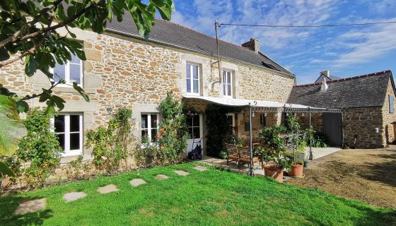 For sale Stone house 8 ROOMS 230 M² LANCIEUX