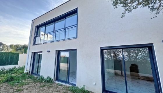 A vendre VILLA CONTEMPORAINE 4 pieces 170 M² VUE MER PANORAMIQUE La Ciotat