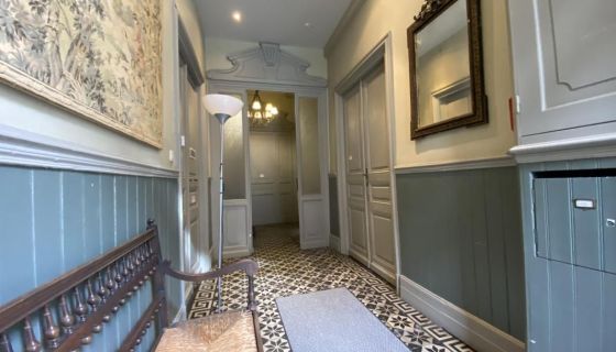 A louer APPARTEMENT T5 130 M2  CARCASSONNE