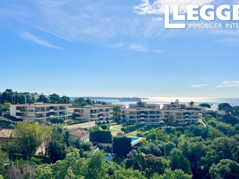A louer APPARTEMENT DE PRESTIGE T3 98 M2 TERRASSE VUE MER CANNES
