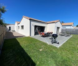 MAISON  CONTEMPORAINE BORD DE MER TALMONT SAINT HILAIRE