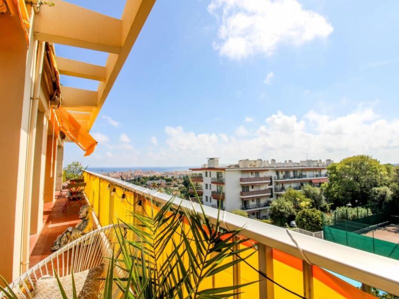 A louer APPARTEMENT T4 73 M2 TERRASSE VUE MER ANTIBES