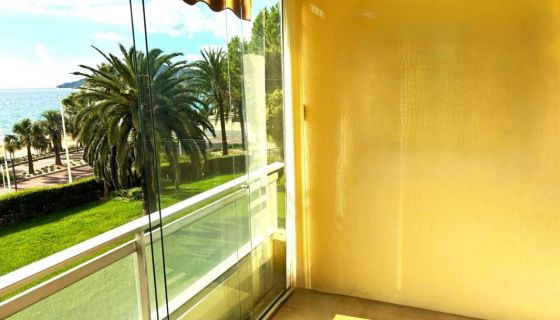 APARTAMENTO T2 34 M2 TERRAZA FRENTE AL MAR CANNES