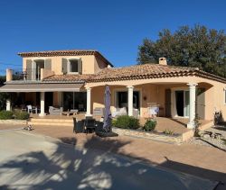 A vendre TRES BEAU MAS PROVENCAL 6 PIECES 185 M² BAGNOLS EN FORET