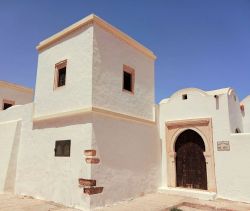 Se alquila CASA DE 4 HABITACIONES 120 M2 JUNTO AL MAR MIDOUN DJERBA