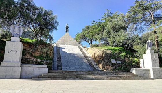 A louer APPARTEMENT T4 100 M2 BORD DE MER AJACCIO