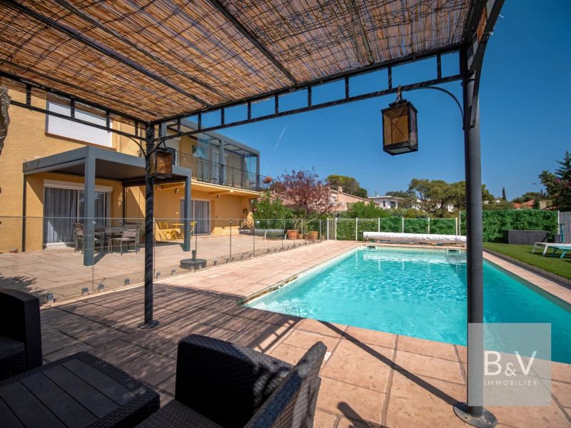 En venta Magnífica villa de 7 habitaciones 161 M² PISCINA SAINT RAPHAEL