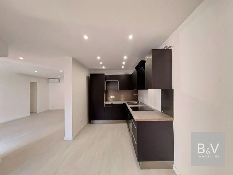 En venta Luminoso apartamento T3 80 M² SAINT LAURENT DU VAR