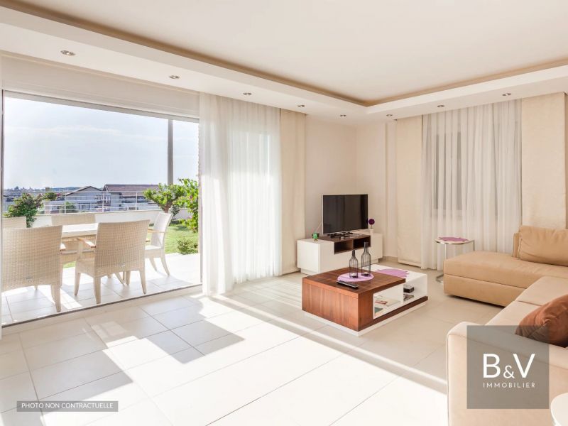 For sale Apartment T3 62 M² BALCONY ANTIBES