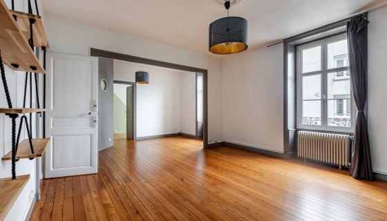 For rent APARTMENT T3 79 M2 NANTES