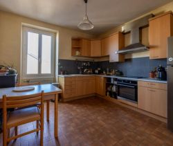 For rent APARTMENT T4 95 M2 NANTES