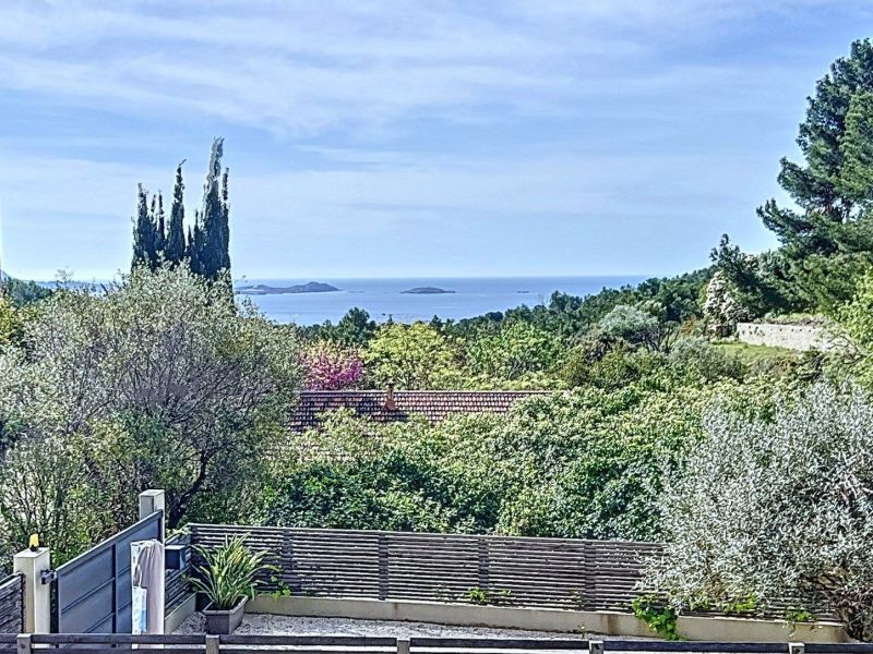 A vendre BELLE VILLA 5 PIECES 130 m² VUE MER Bandol