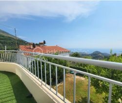 A louer MAISON  4 PIECES 124 M2 VUE MER CASTELLAR