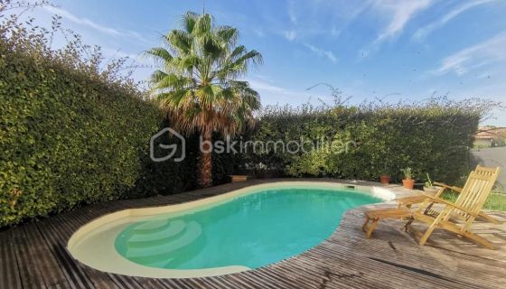 CASA DEL ARQUITECTO JUNTO AL MAR DE BOUZIGUES