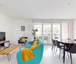 A louer APPARTEMENT DUPLEX T3 62 M2 TERRASSE BORD DE MER ROYAN