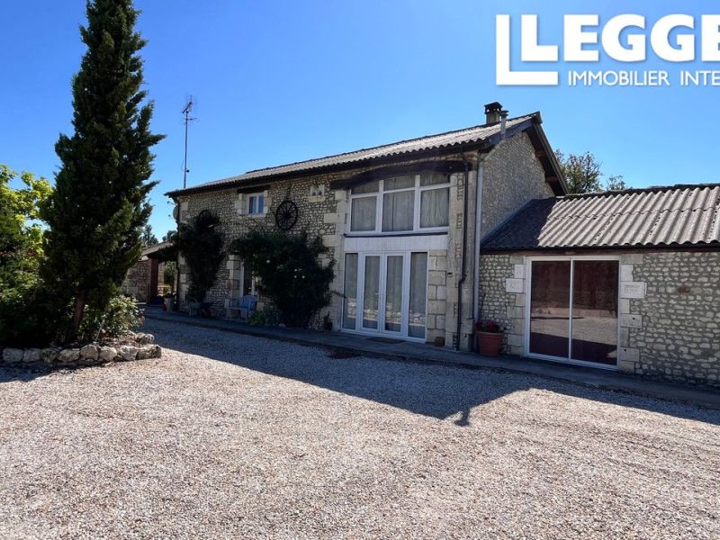 A louer MAISON  DE MAîTRE  CHEVANCEAUX