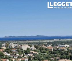 A louer MAISON  151 M2 BORD DE MER HYERES