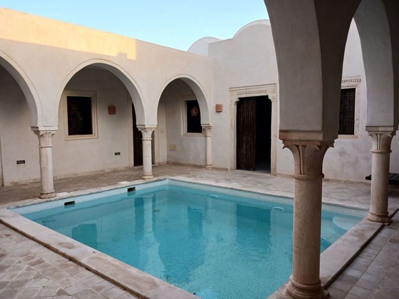 For rent 5 ROOM HOUSE 120 M2 SEASIDE MIDOUN DJERBA