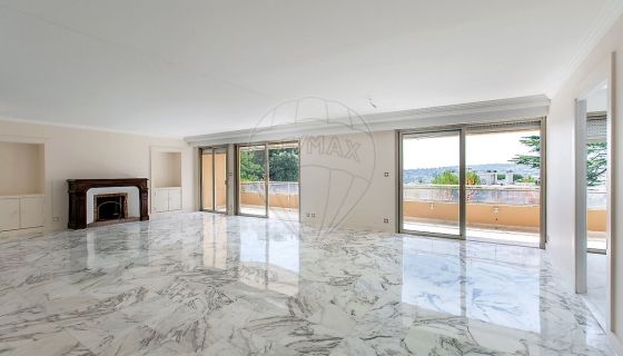 A louer APPARTEMENT DE PRESTIGE T4 153 M2 TERRASSE BORD DE MER NICE