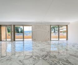 A louer APPARTEMENT DE PRESTIGE T4 153 M2 TERRASSE BORD DE MER NICE