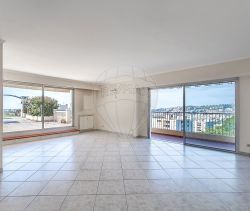 A louer APPARTEMENT DE PRESTIGE T4 144 M2 TERRASSE BORD DE MER NICE