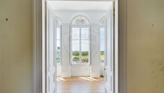 A louer MAISON  DE MAîTRE  TONNAY CHARENTE