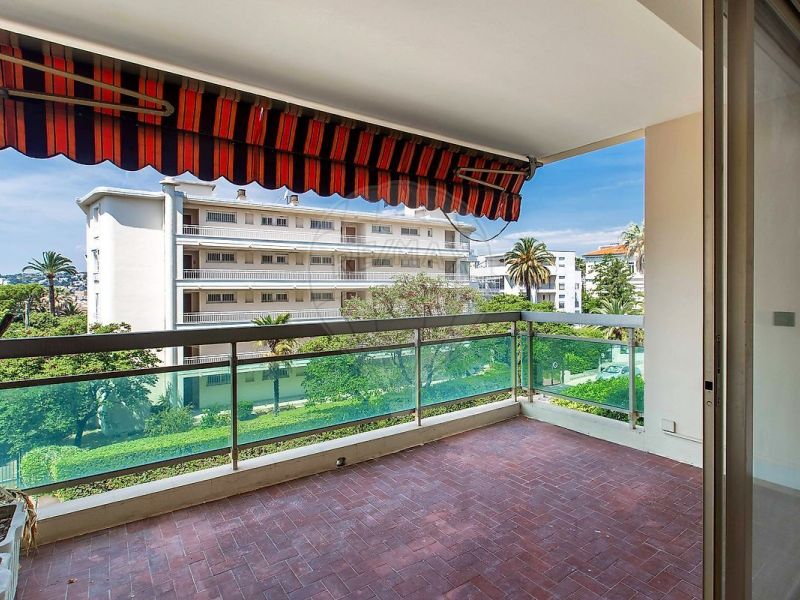 A louer APPARTEMENT DE PRESTIGE T4 95 M2 TERRASSE BORD DE MER NICE