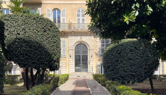 A louer APPARTEMENT DE PRESTIGE  186 M2 BORD DE MER NICE