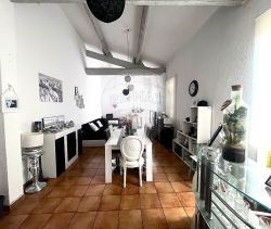 APPARTEMENT DUPLEX T4 100 M2 TERRASSE  NIMES