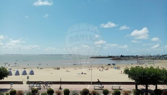 A louer APPARTEMENT T3 59 M2 TERRASSE PIEDS DANS L'EAU ROYAN
