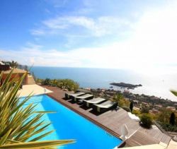 For sale 7-ROOM VILLA 334 M² SEA VIEW BETWEEN SAINT RAPHAEL AND CANNES  