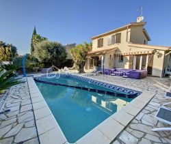 A louer MAISON  6 PIECES 147 M2 BORD DE MER LATTES