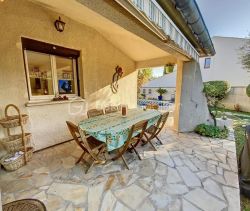 A louer MAISON  6 PIECES 147 M2 BORD DE MER LATTES